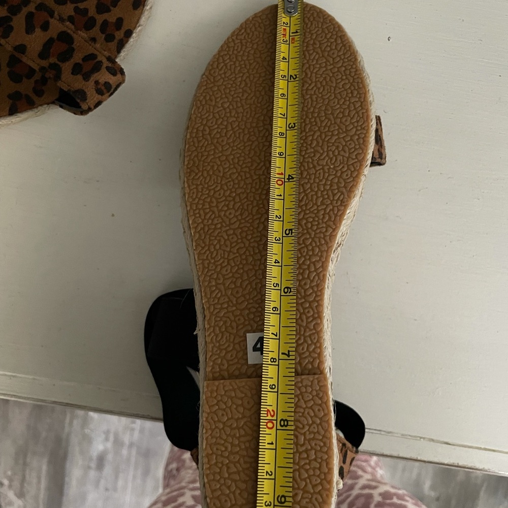 Leopard wedge sandals - Picture 6 of 6